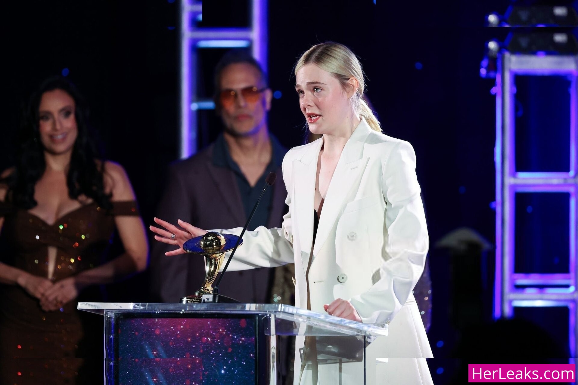 Elle Fanning - Image 184