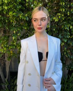 Elle Fanning - Image 175