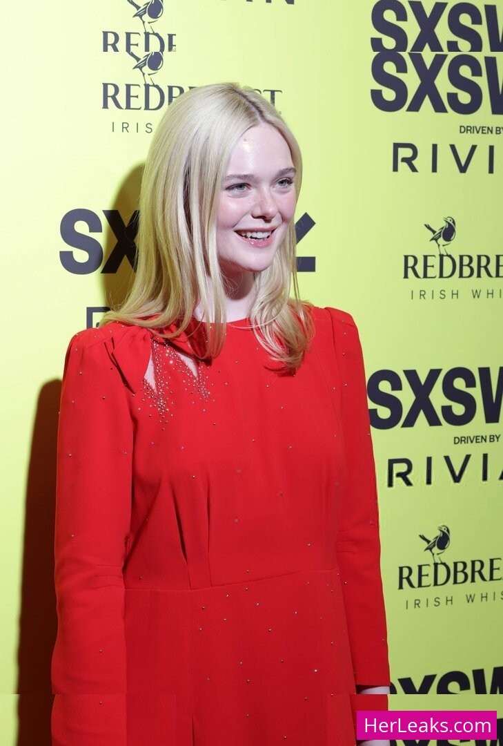 Elle Fanning - Image 167