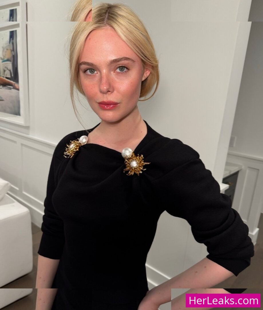 Elle Fanning - Image 143