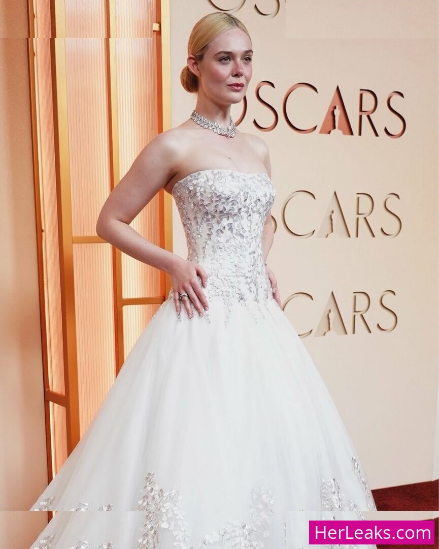 Elle Fanning - Image 142