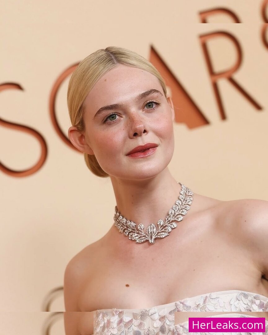 Elle Fanning - Image 136