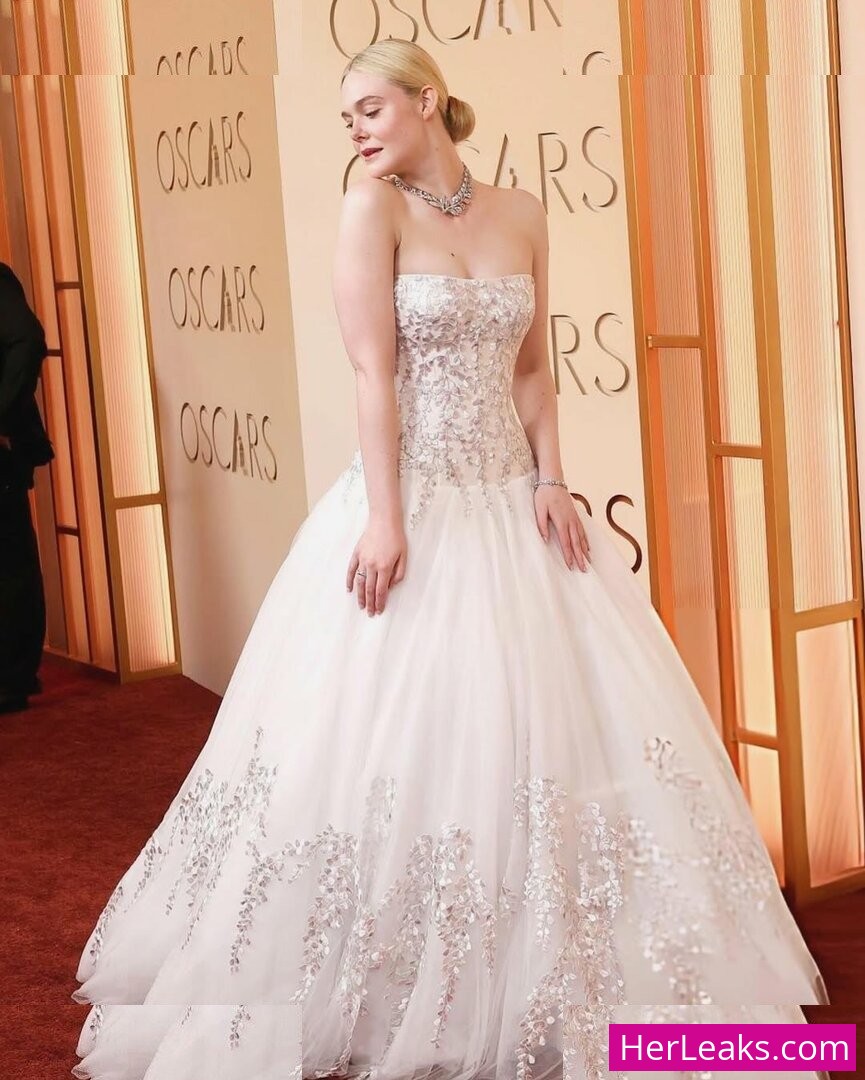 Elle Fanning - Image 128