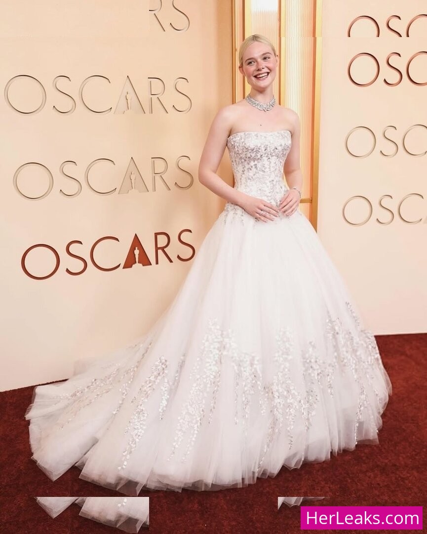 Elle Fanning - Image 126