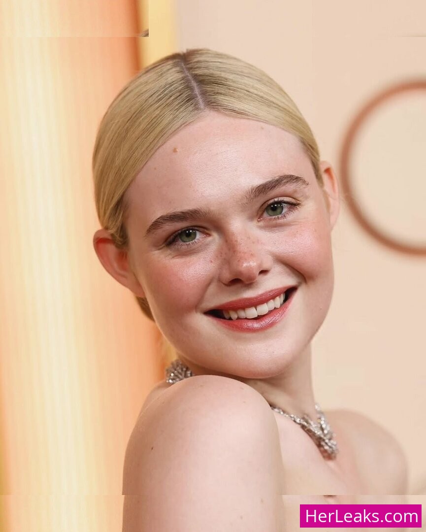 Elle Fanning - Image 125