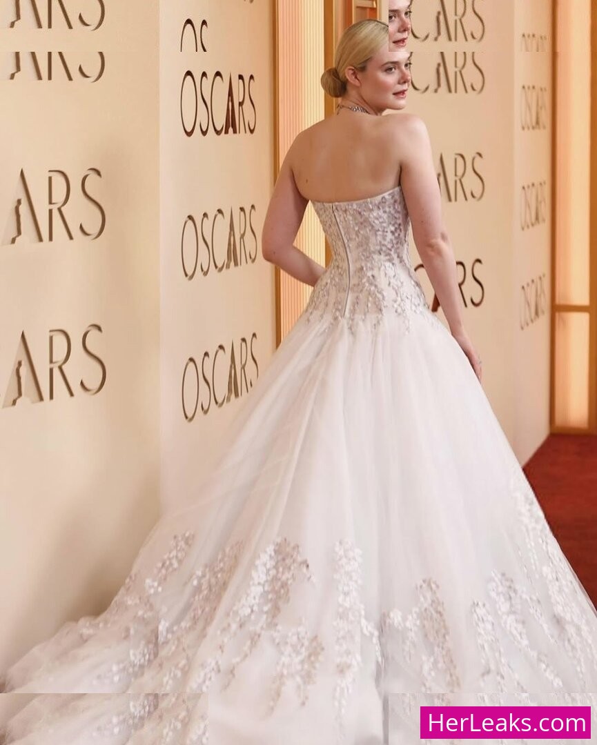 Elle Fanning - Image 124