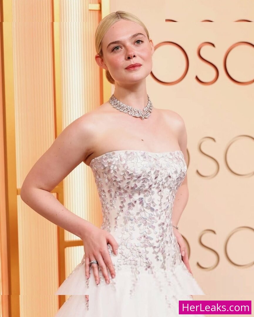 Elle Fanning - Image 123