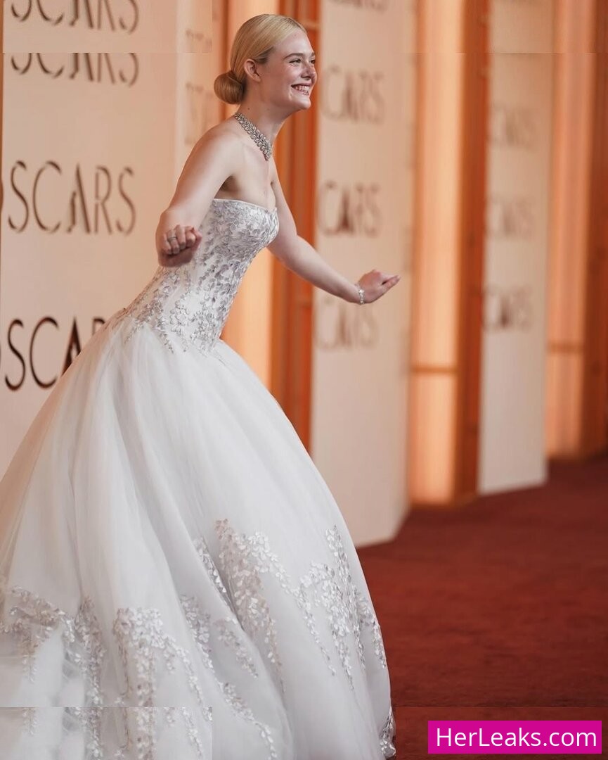 Elle Fanning - Image 120