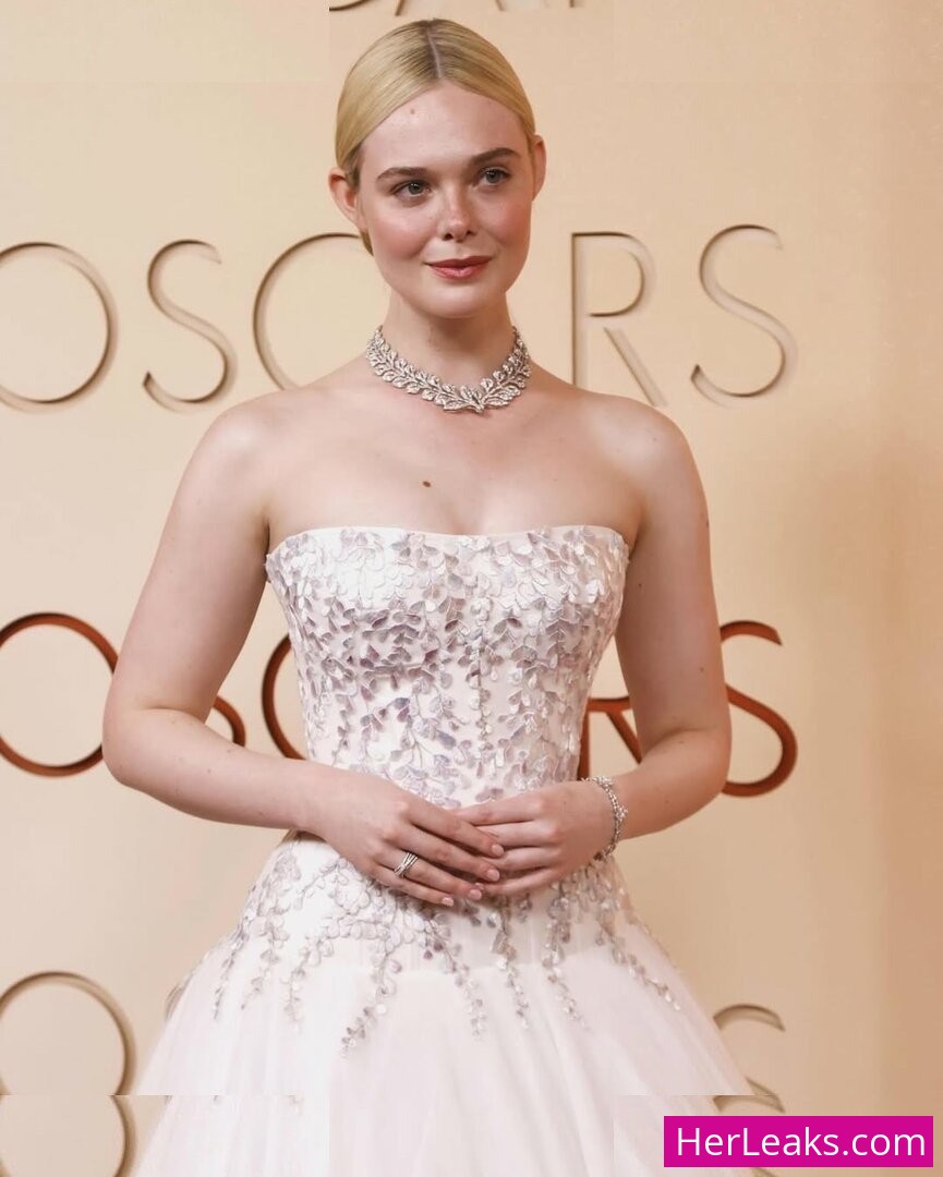 Elle Fanning - Image 117