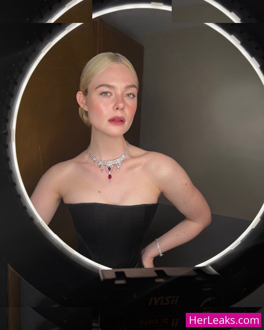 Elle Fanning - Image 77