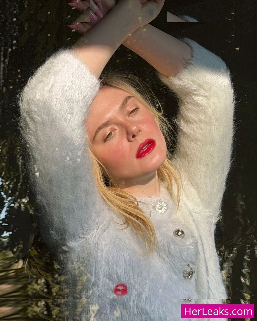 Elle Fanning - Image 54