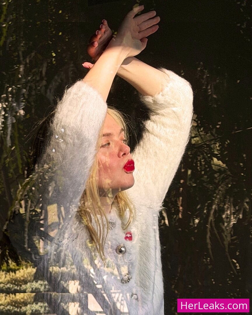 Elle Fanning - Image 53