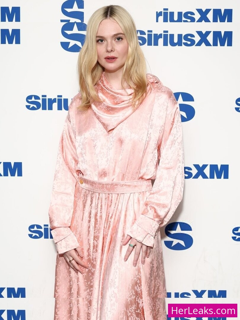 Elle Fanning - Image 33