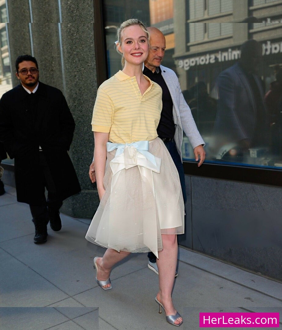Elle Fanning - Image 32