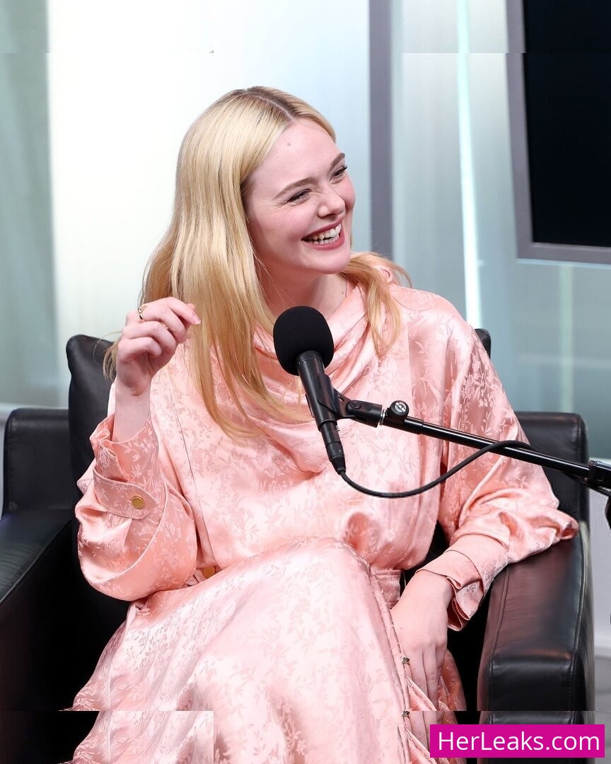 Elle Fanning - Image 31