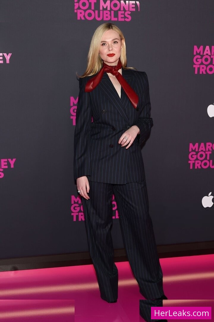 Elle Fanning - Image 14