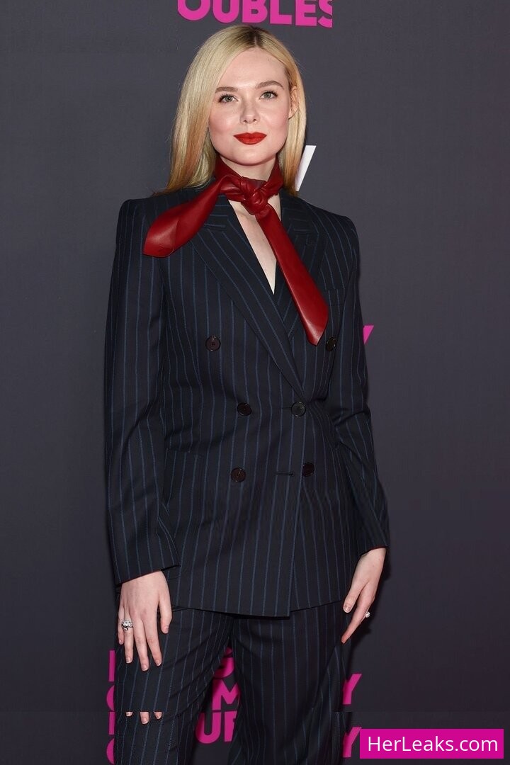 Elle Fanning - Image 10