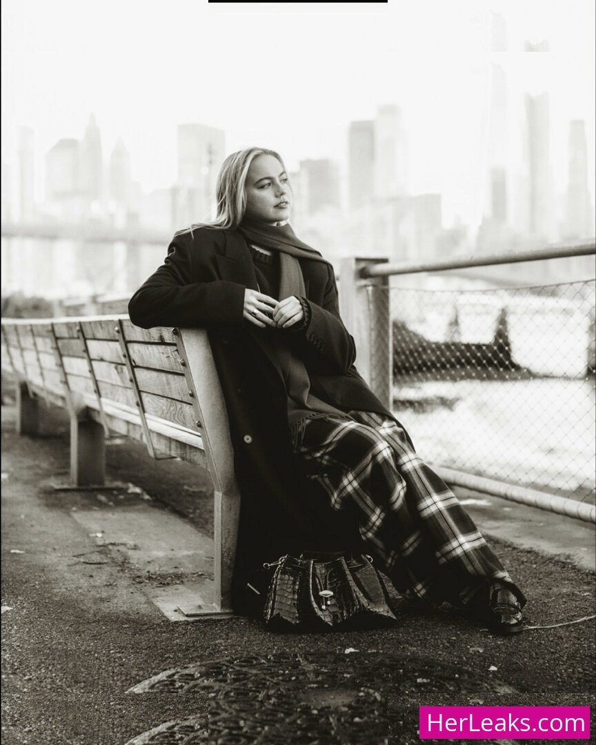 Emma Brooks - Image 166