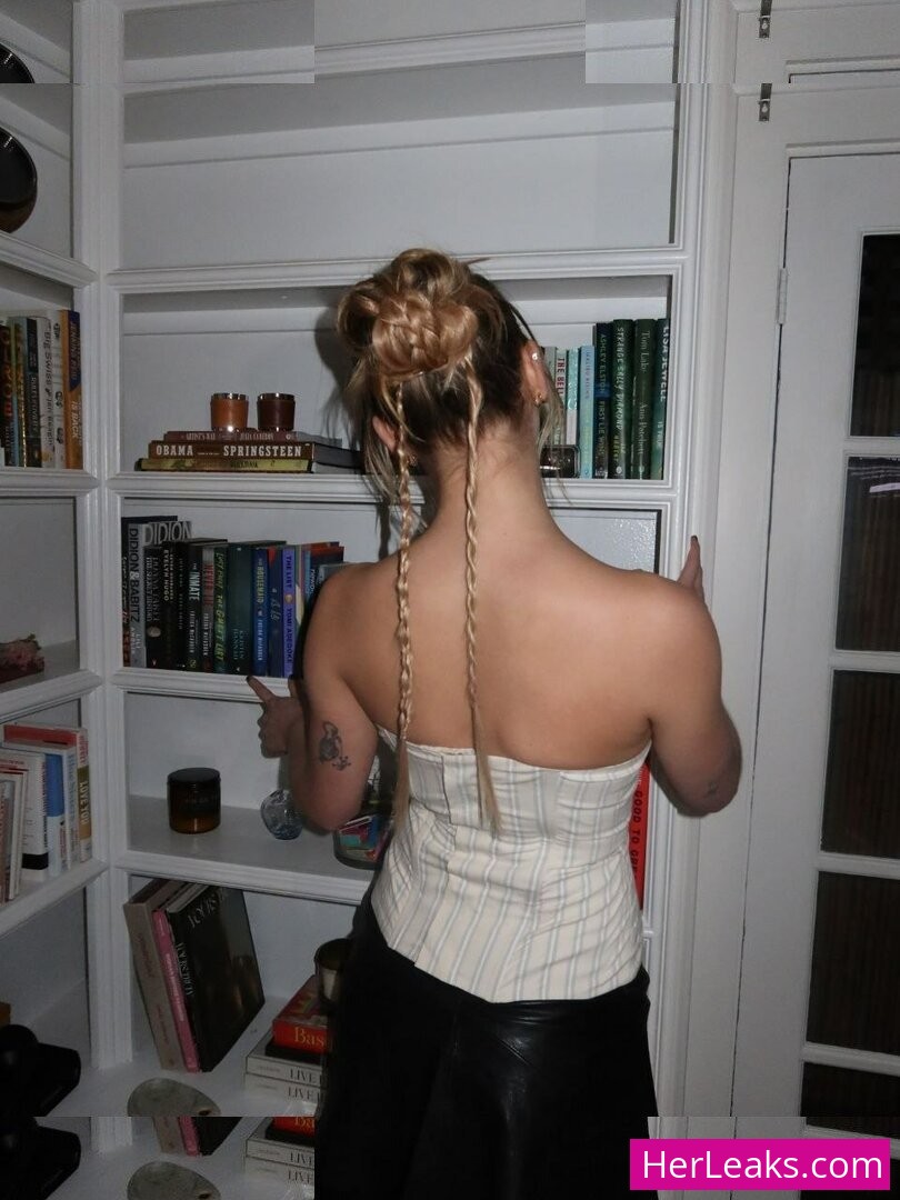 Emma Brooks - Image 124