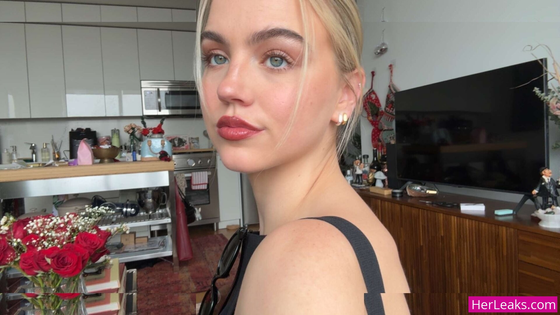 Emma Brooks - Image 94