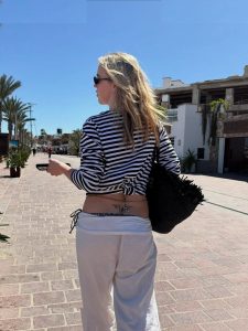 Emma Brooks - Image 69