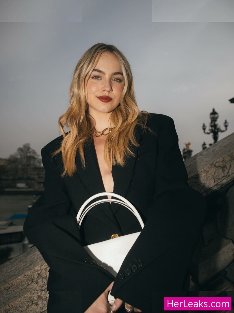 Emma Brooks - Image 54