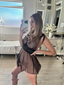 Emma Hix - Image 48