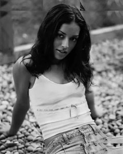 Emmanuelle Vaugier - Image 75