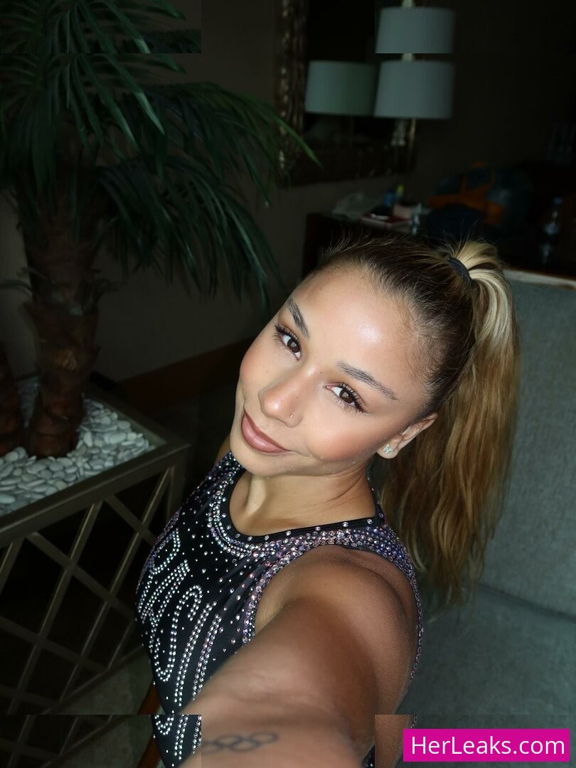 Flávia Saraiva - Image 183