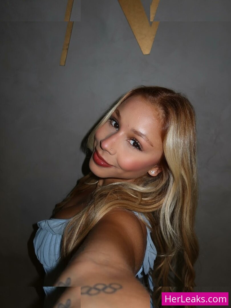 Flávia Saraiva - Image 120