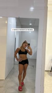 Flávia Saraiva - Image 90
