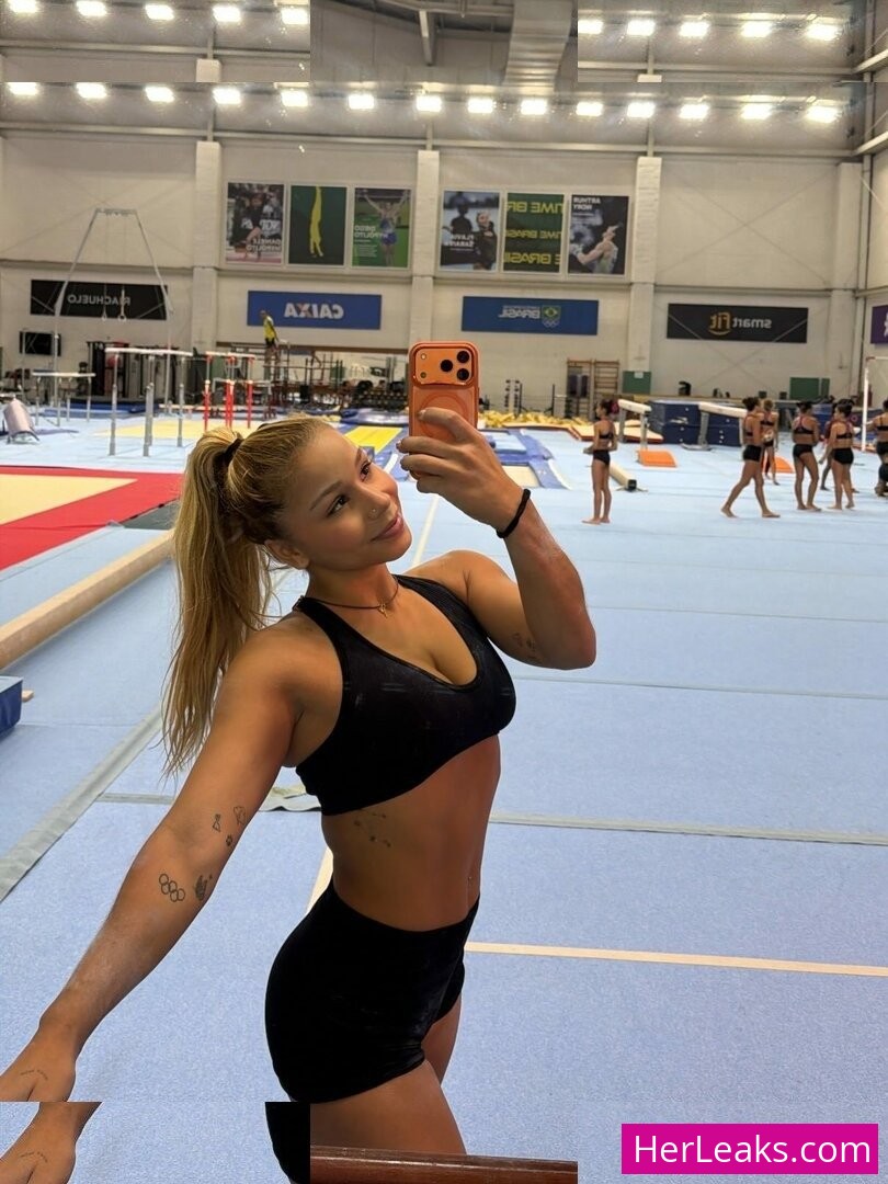 Flávia Saraiva - Image 72