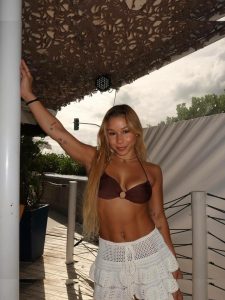 Flávia Saraiva - Image 36