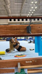 Flávia Saraiva - Image 22