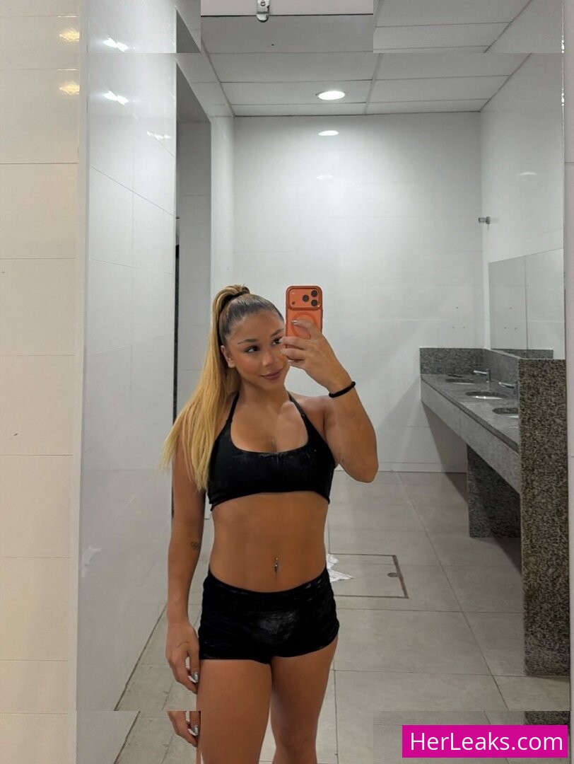Flávia Saraiva - Image 16