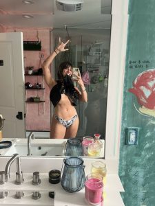 Gabbie Hanna - Image 185