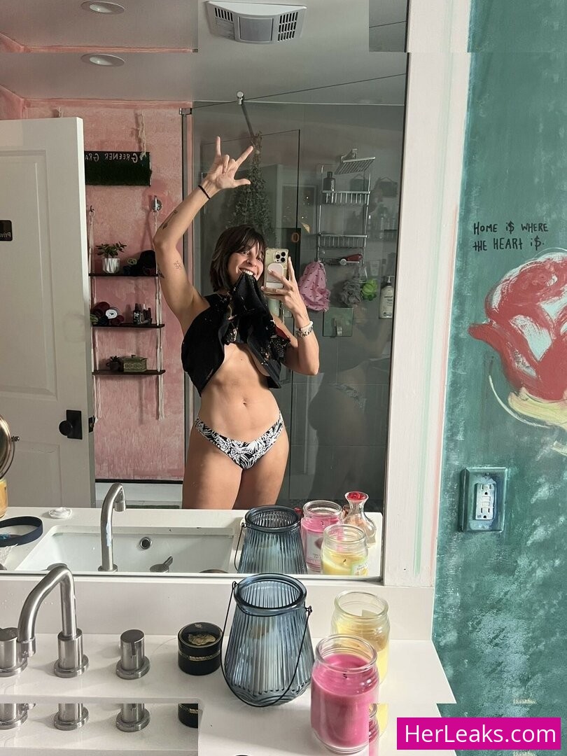 Gabbie Hanna - Image 185