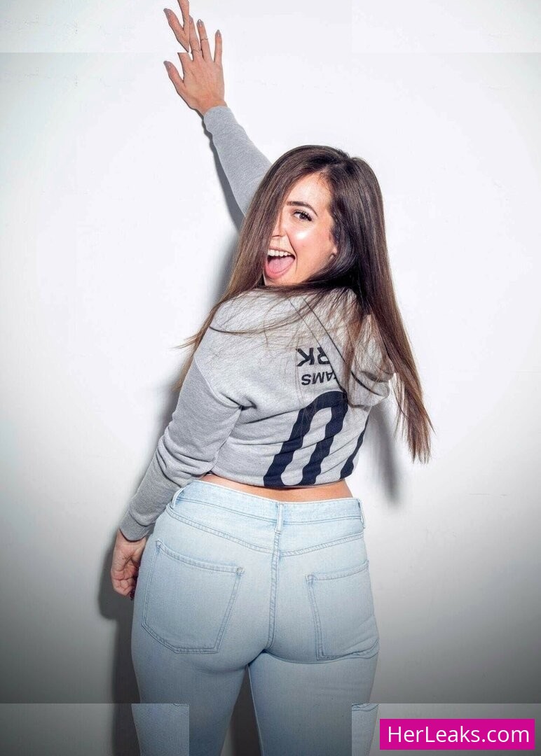 Gabbie Hanna - Image 153