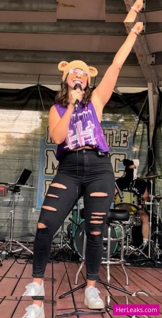 Gabbie Hanna - Image 116