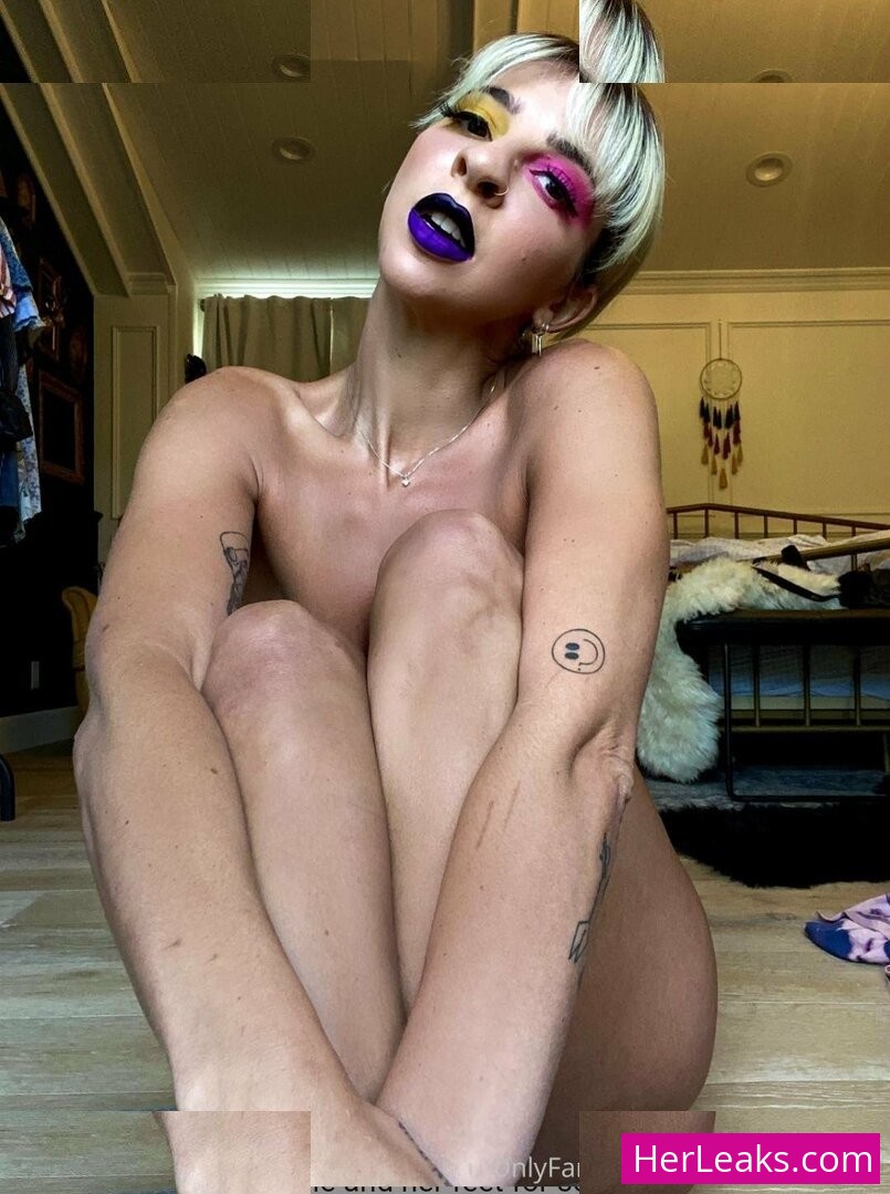 Gabbie Hanna - Image 74
