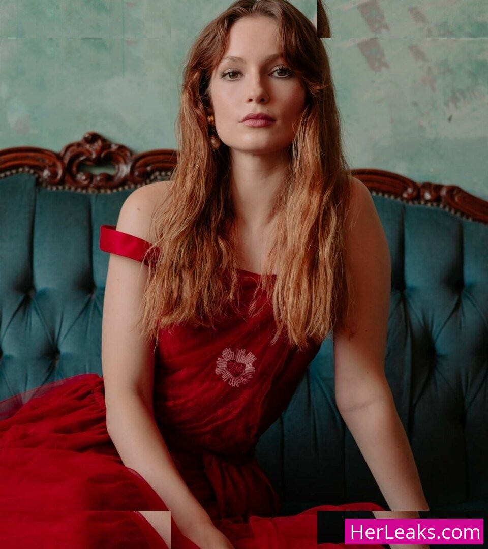 Hannah Dodd - Image 112