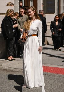 Hannah Dodd - Image 105