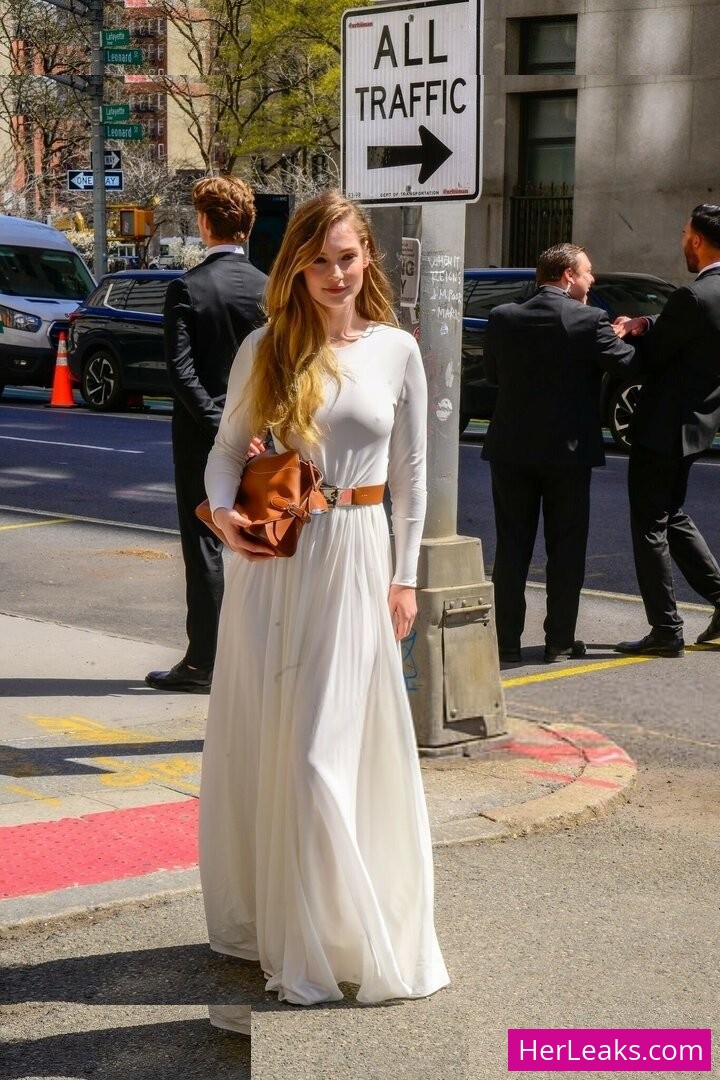 Hannah Dodd - Image 103