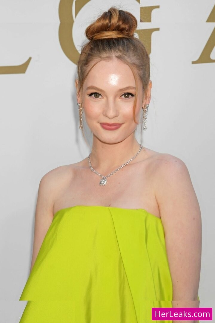 Hannah Dodd - Image 84