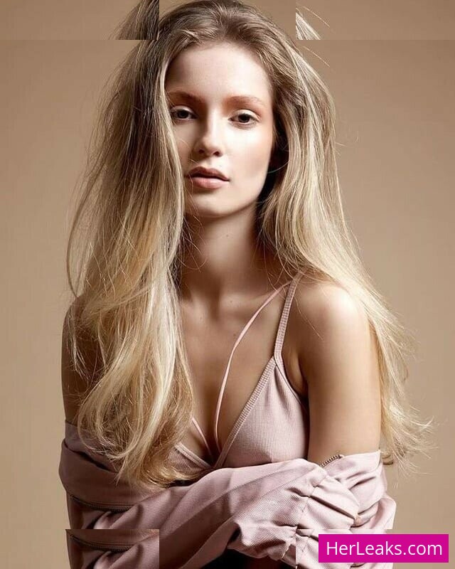 Hannah Dodd - Image 44