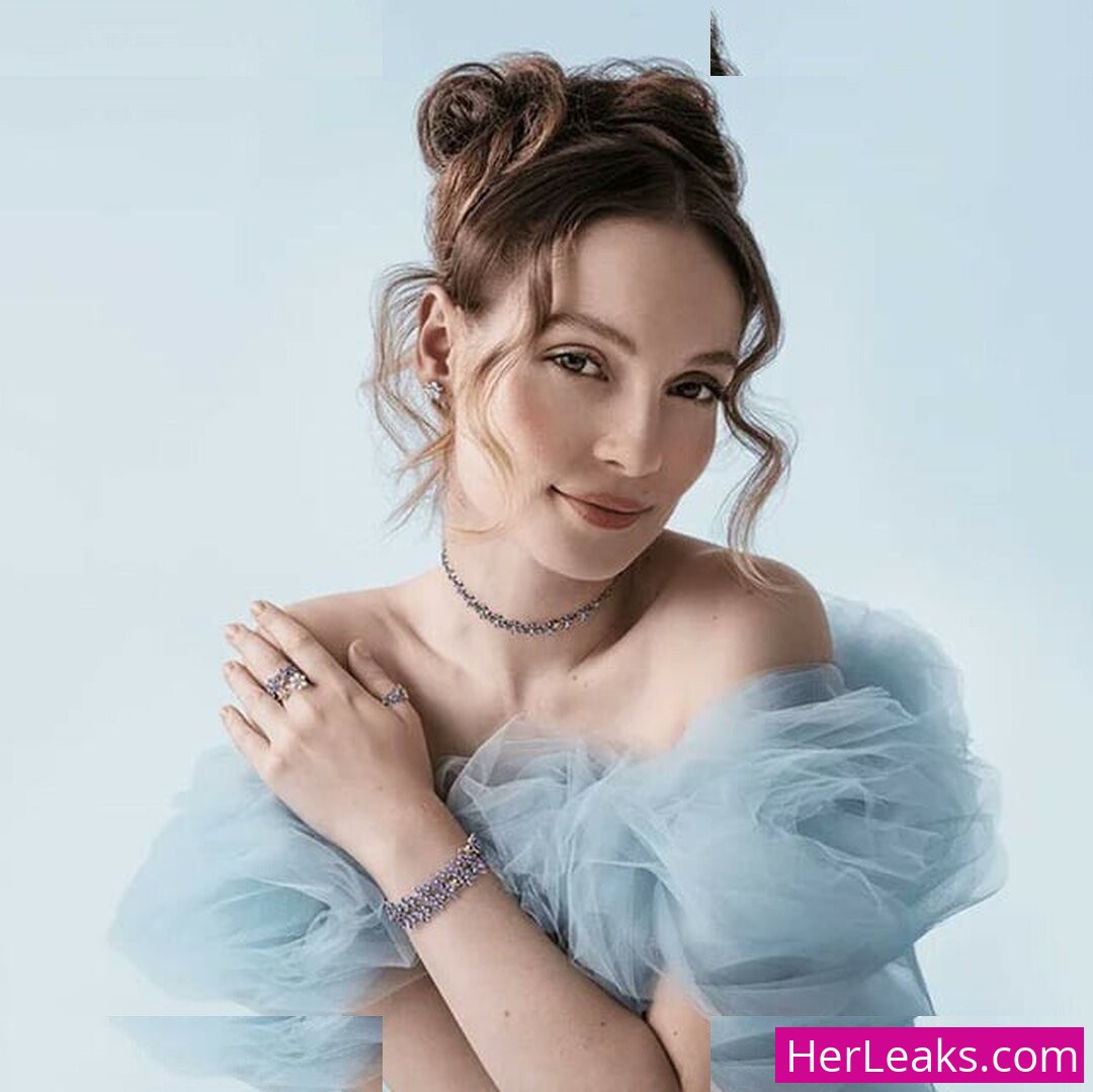 Hannah Dodd - Image 35