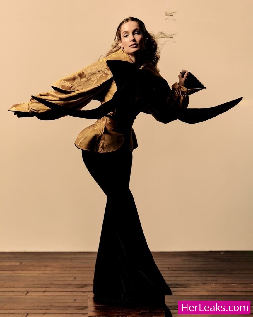 Hannah Dodd - Image 12