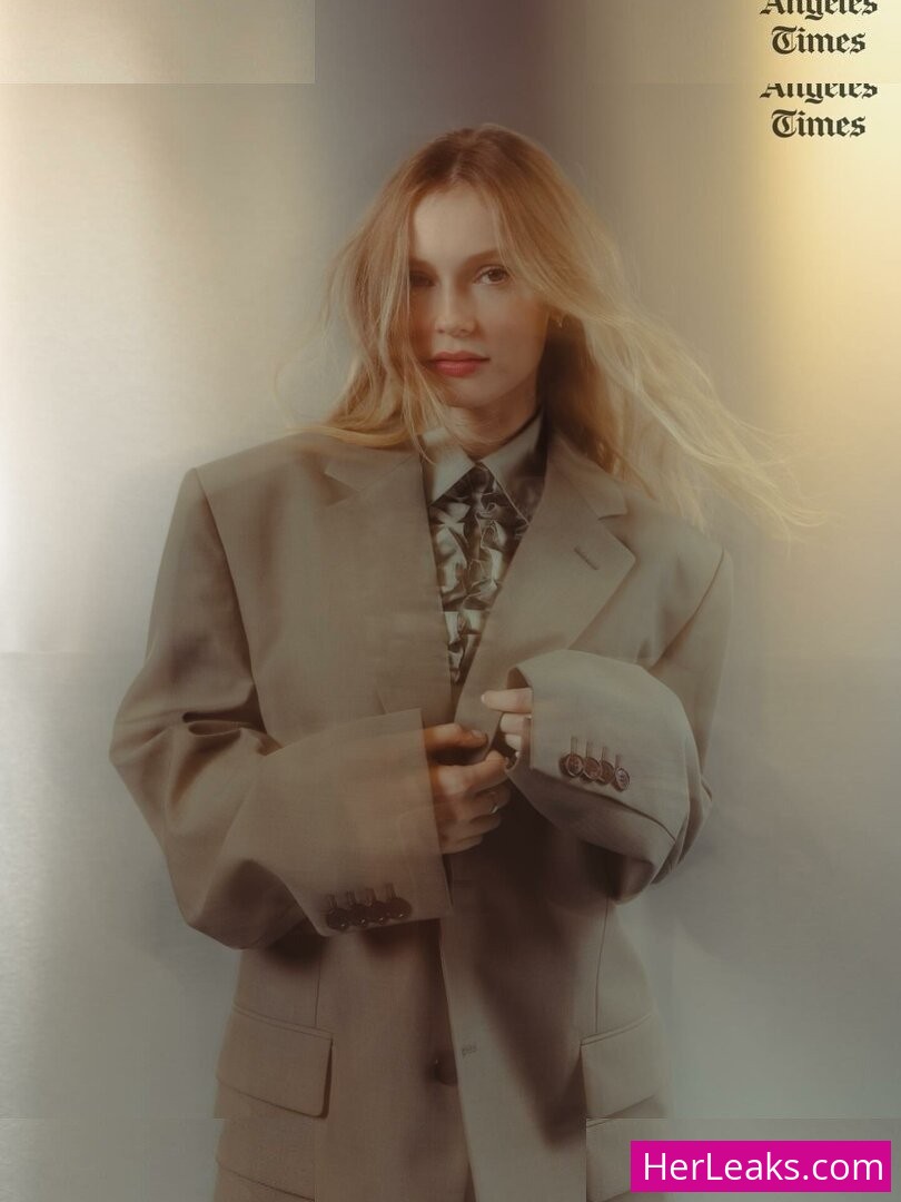 Hannah Dodd - Image 2