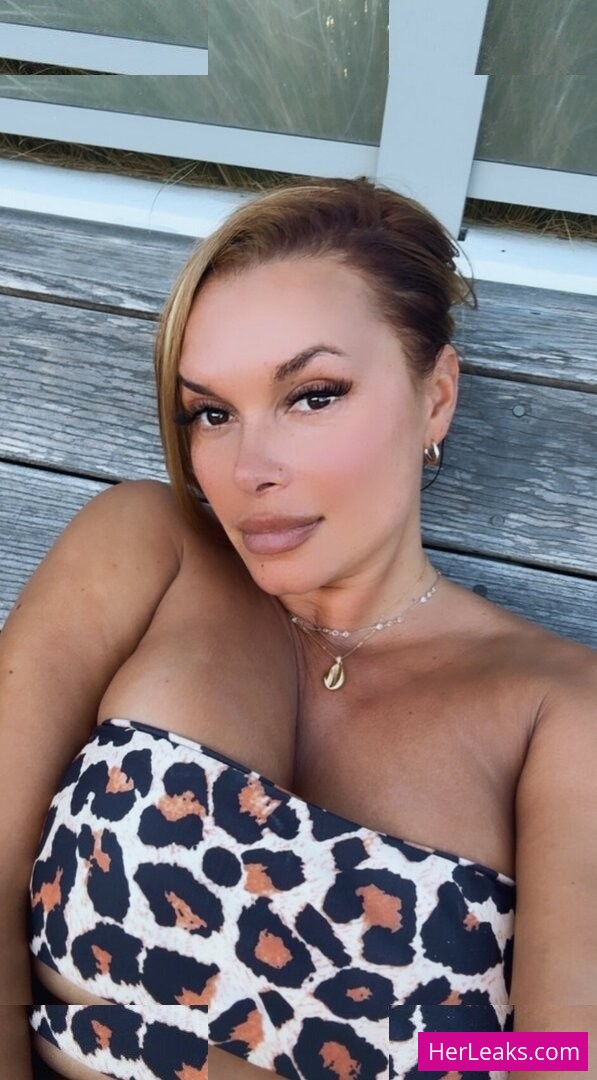 Joy Taylor - Image 18