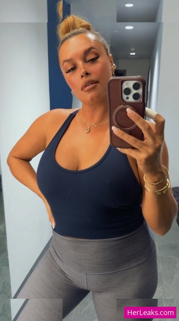 Joy Taylor - Image 7